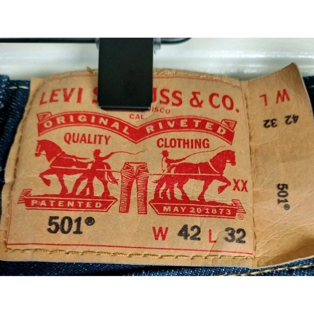 Levi's 501 Jeans Men 42x32 (Measures 40x31) Dark Wash Button Fly Straight Leg